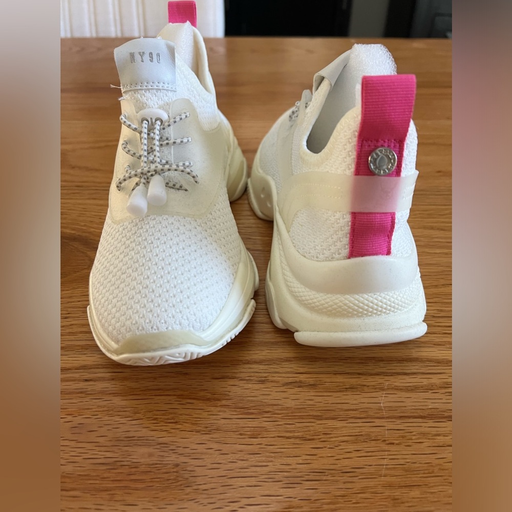 Brand New Steve Madden Myles Sneaker